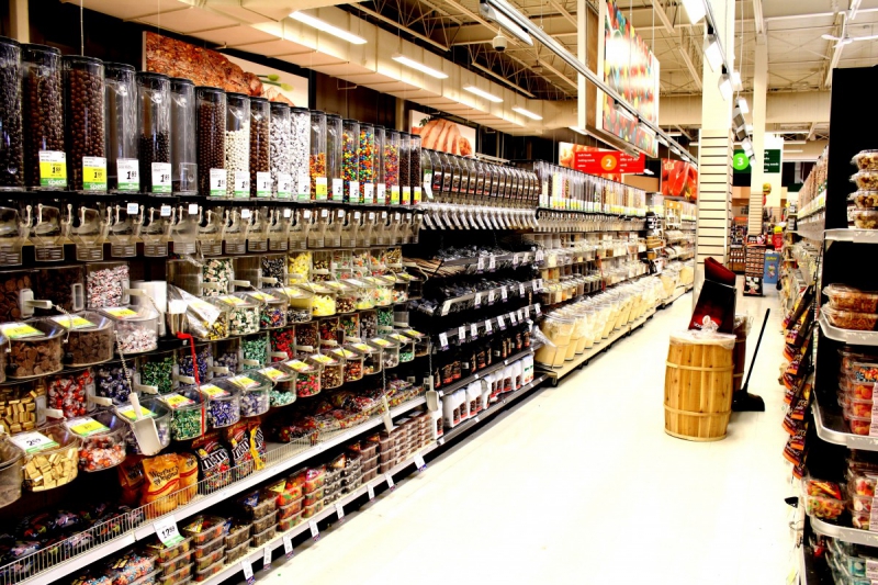 vitrine-HYERES-min_retail_grocery_supermarket_store_food_shopping_market_shop-613228
